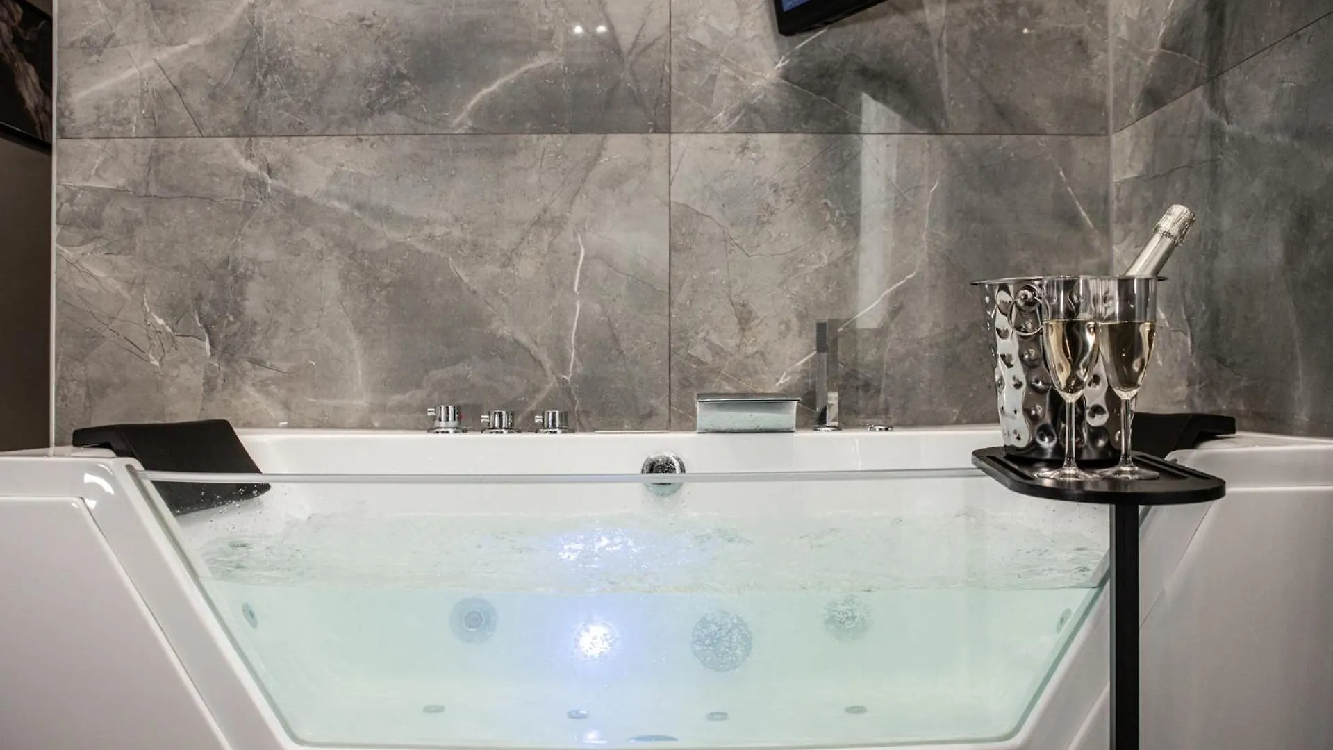 Karma6Rooms - In Sicilia Nel Centro Di Catania Guest house