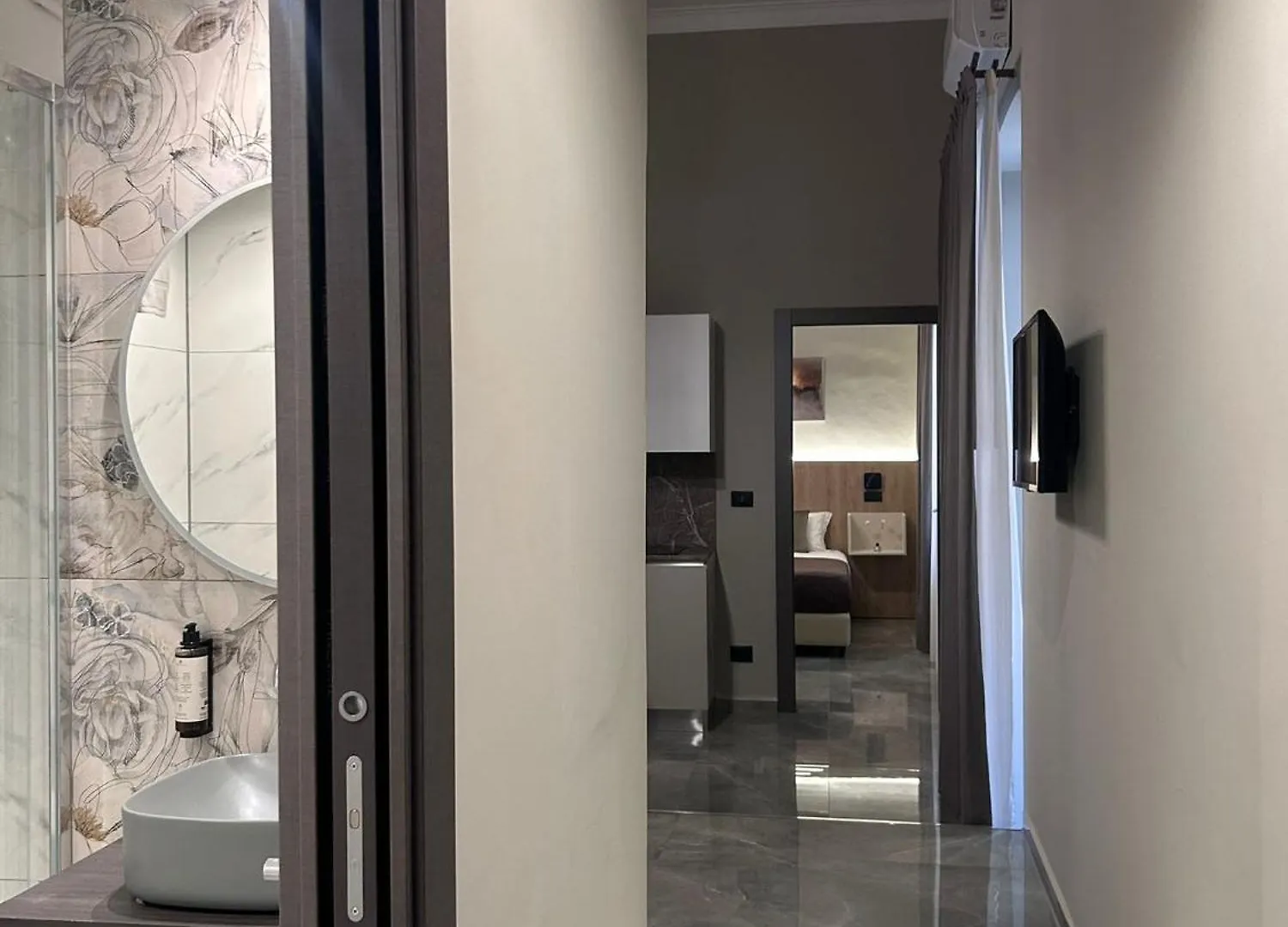 Karma6Rooms - In Sicilia Nel Centro Di Catania Guest house